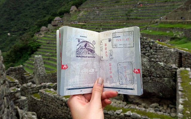 Фото сувенирные штампы в паспорте в Перу Мачу Пикчу